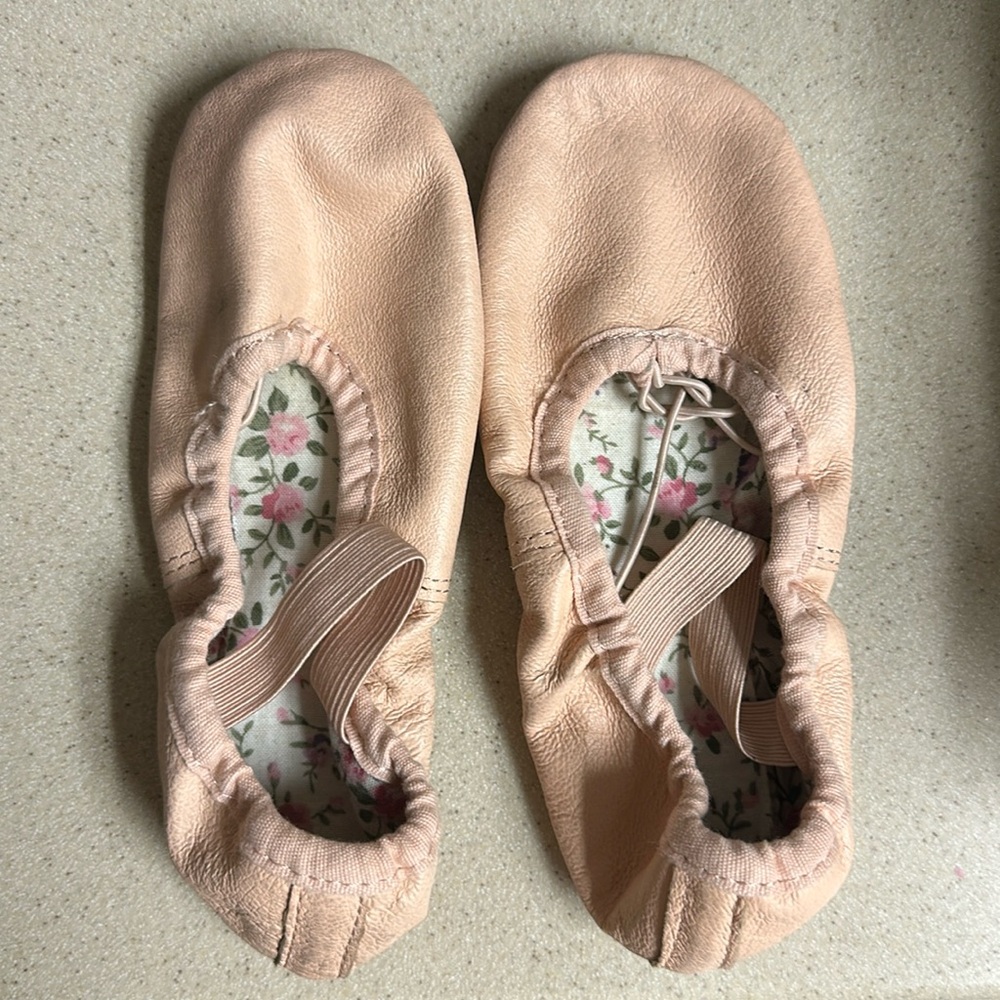 Girls ballet slippers light pink
